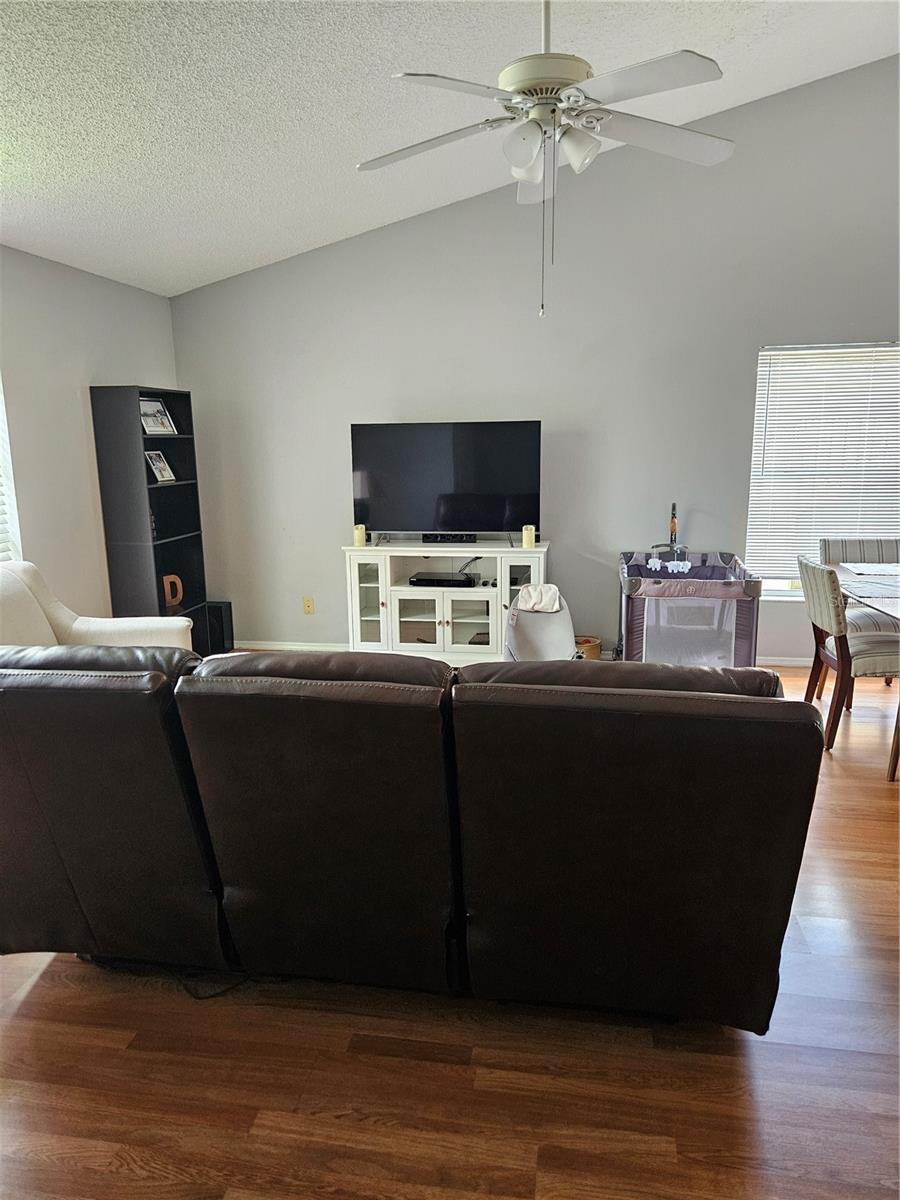 Image 2 of 11 For 1098 Sugarberry Trail