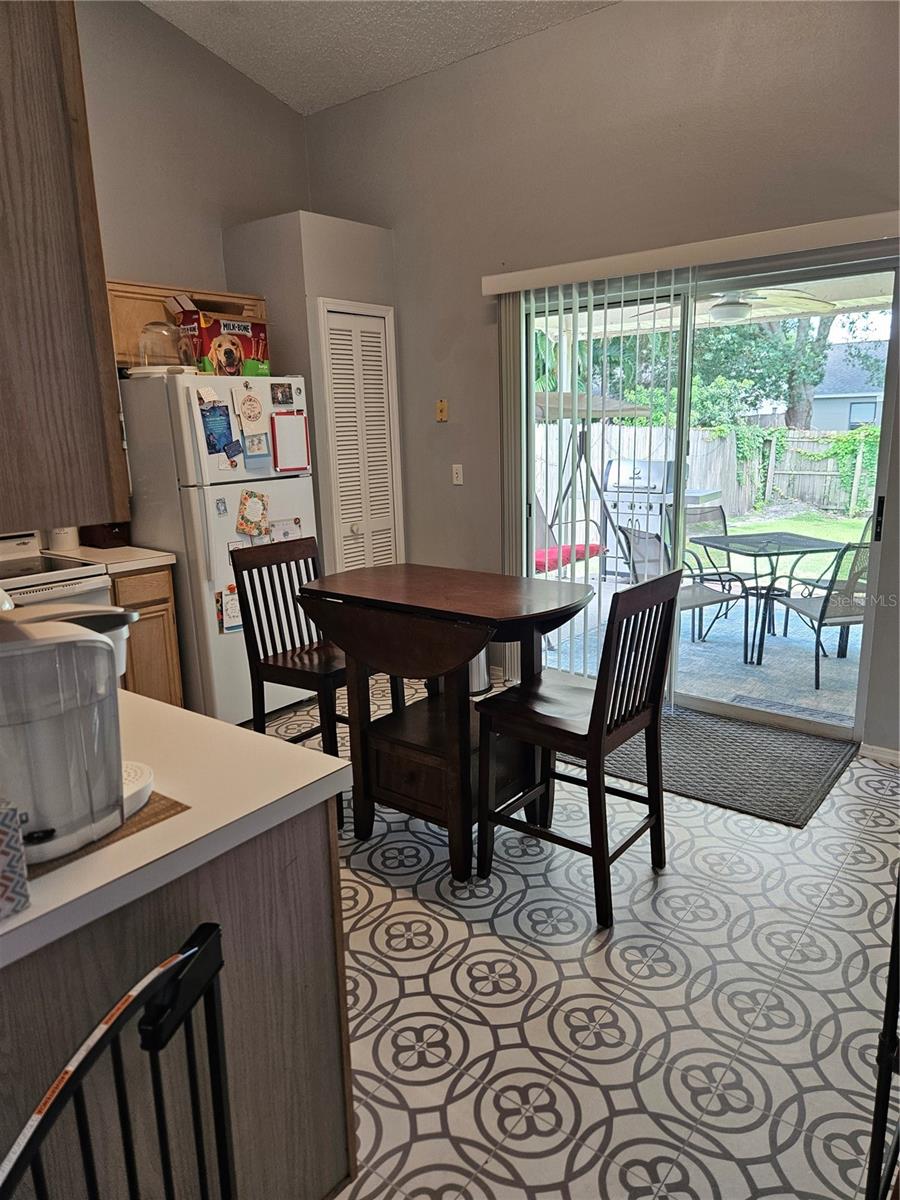 Image 3 of 11 For 1098 Sugarberry Trail