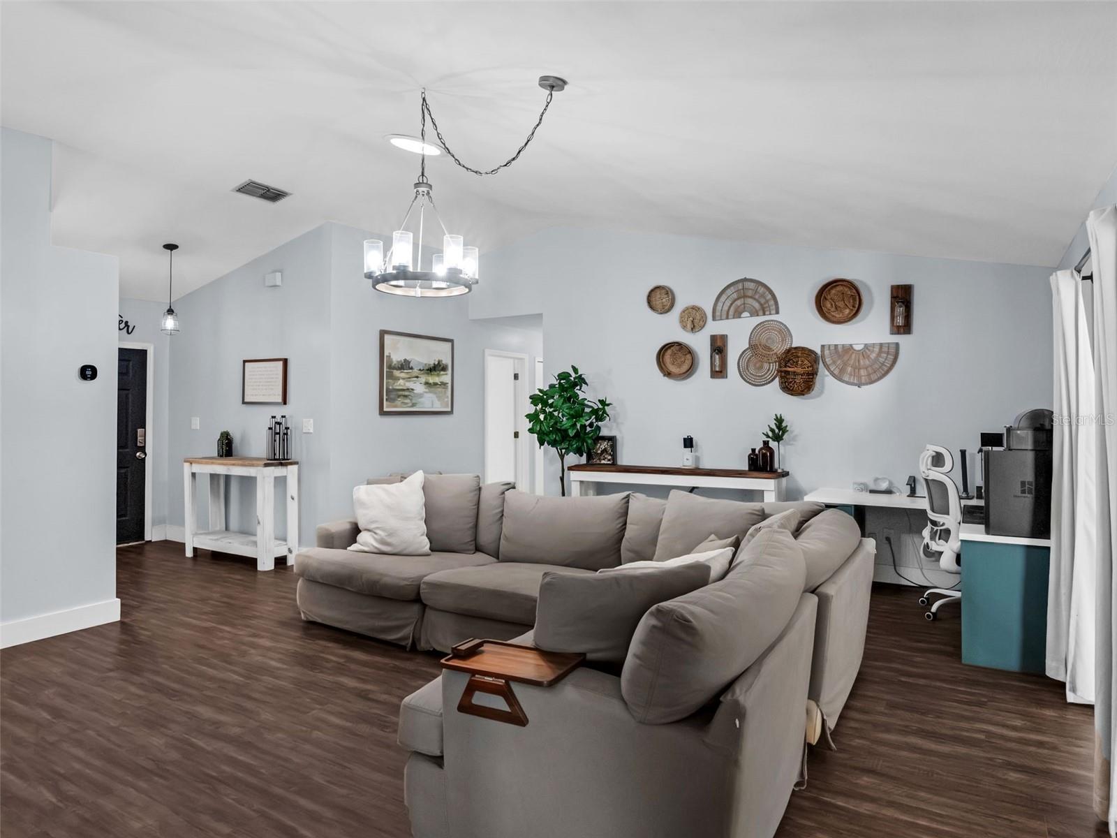 Image 9 of 33 For 15718 Carriage Hill Court