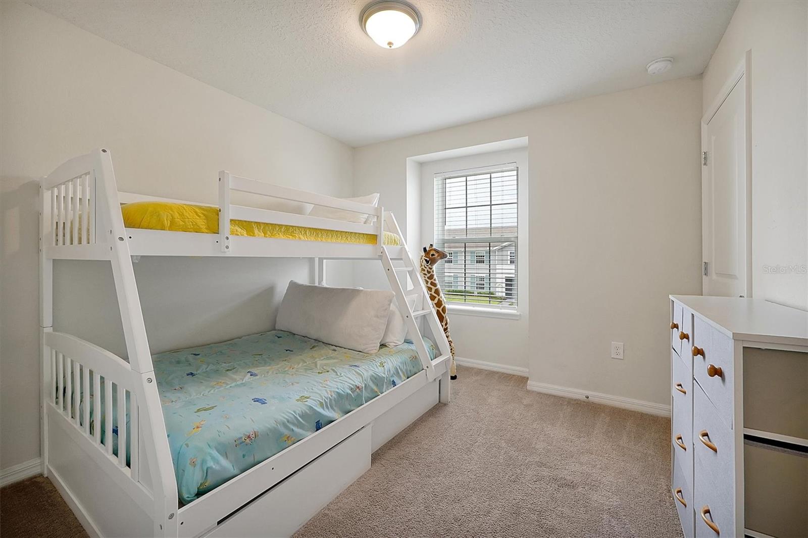Image 40 of 71 For 927 Paradise Drive