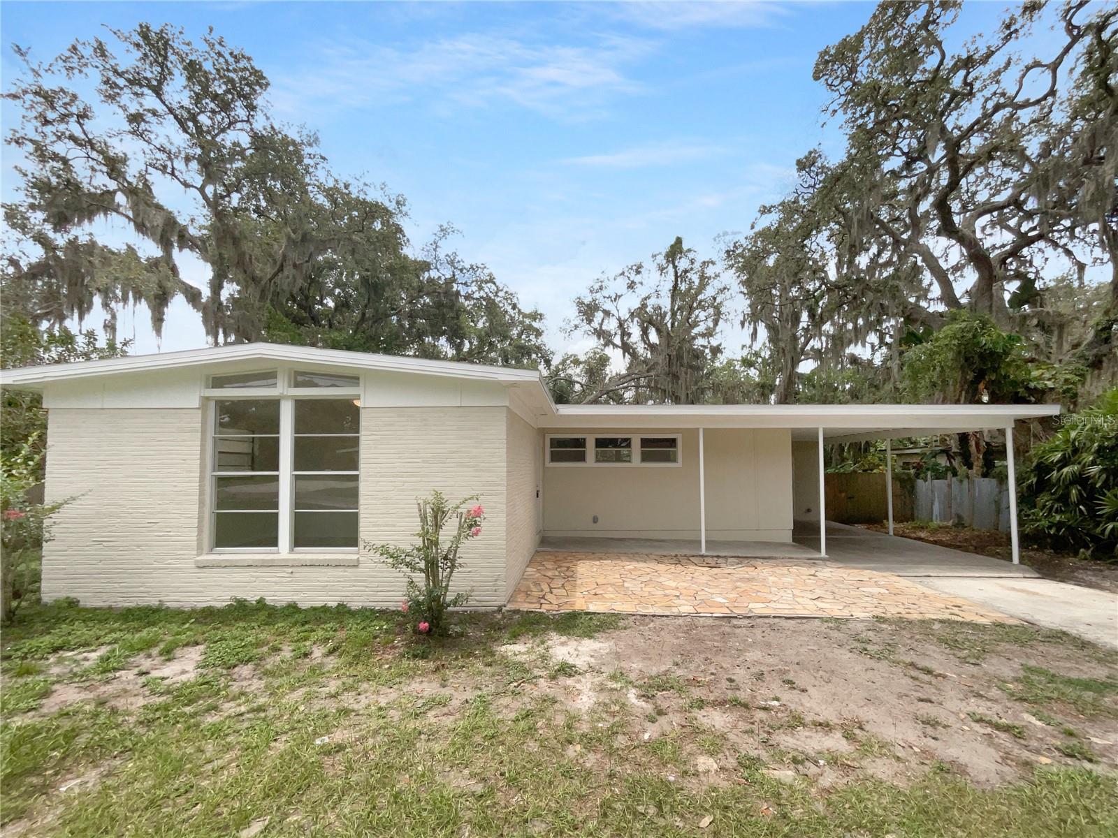 Image 10 of 23 For 425 Riverhills Drive