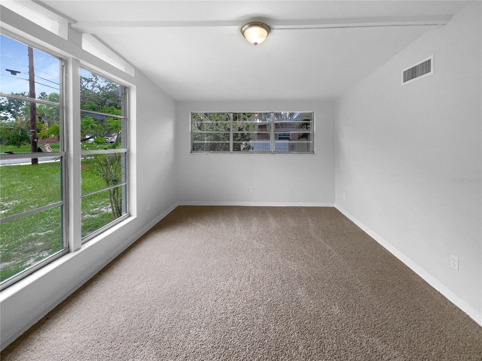 Image 12 of 23 For 425 Riverhills Drive