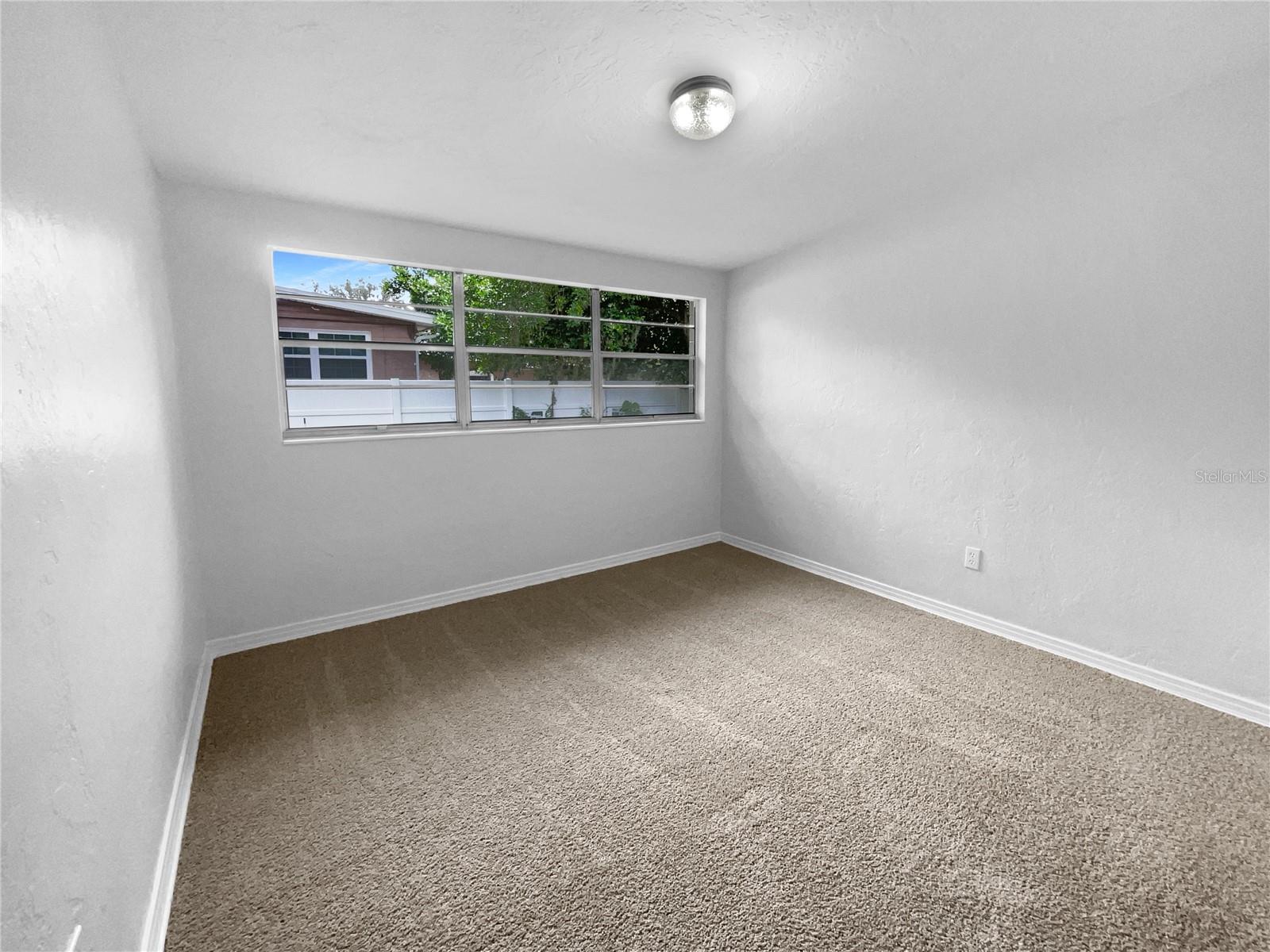 Image 5 of 23 For 425 Riverhills Drive