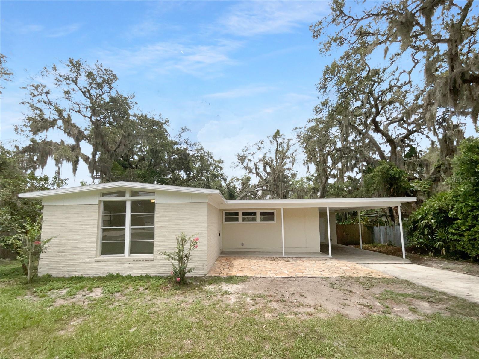 Image 9 of 23 For 425 Riverhills Drive