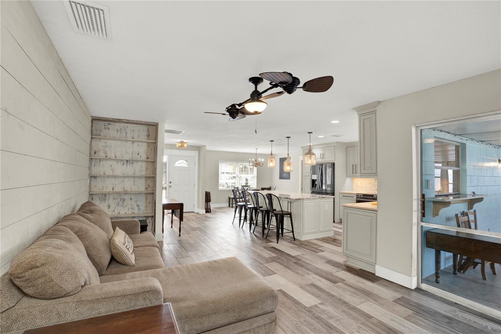 Image 18 of 42 For 346 Elkhorn Court