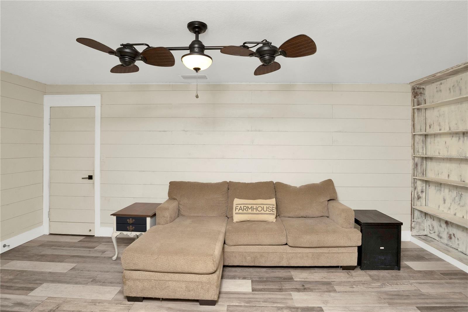 Image 19 of 42 For 346 Elkhorn Court