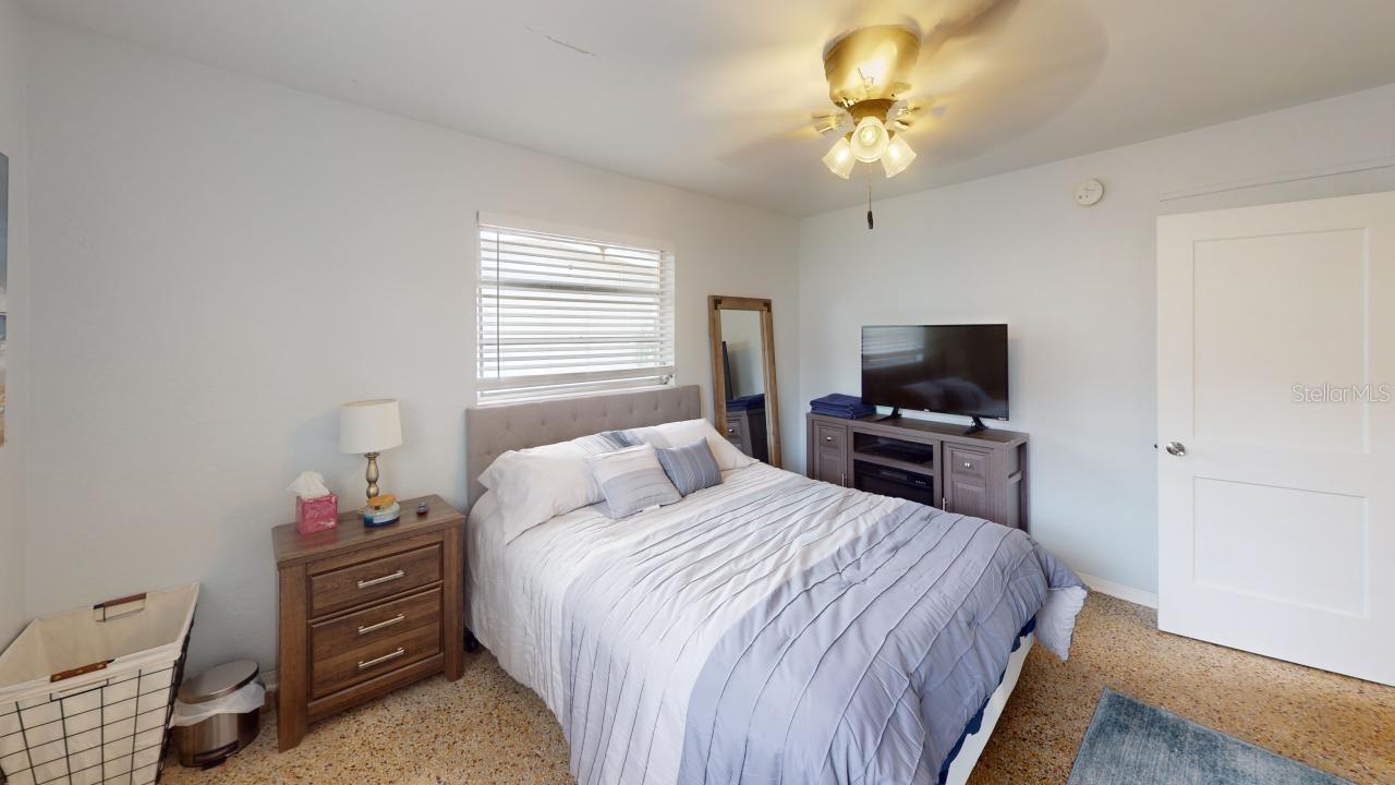 Image 33 of 41 For 328 Slayton Avenue