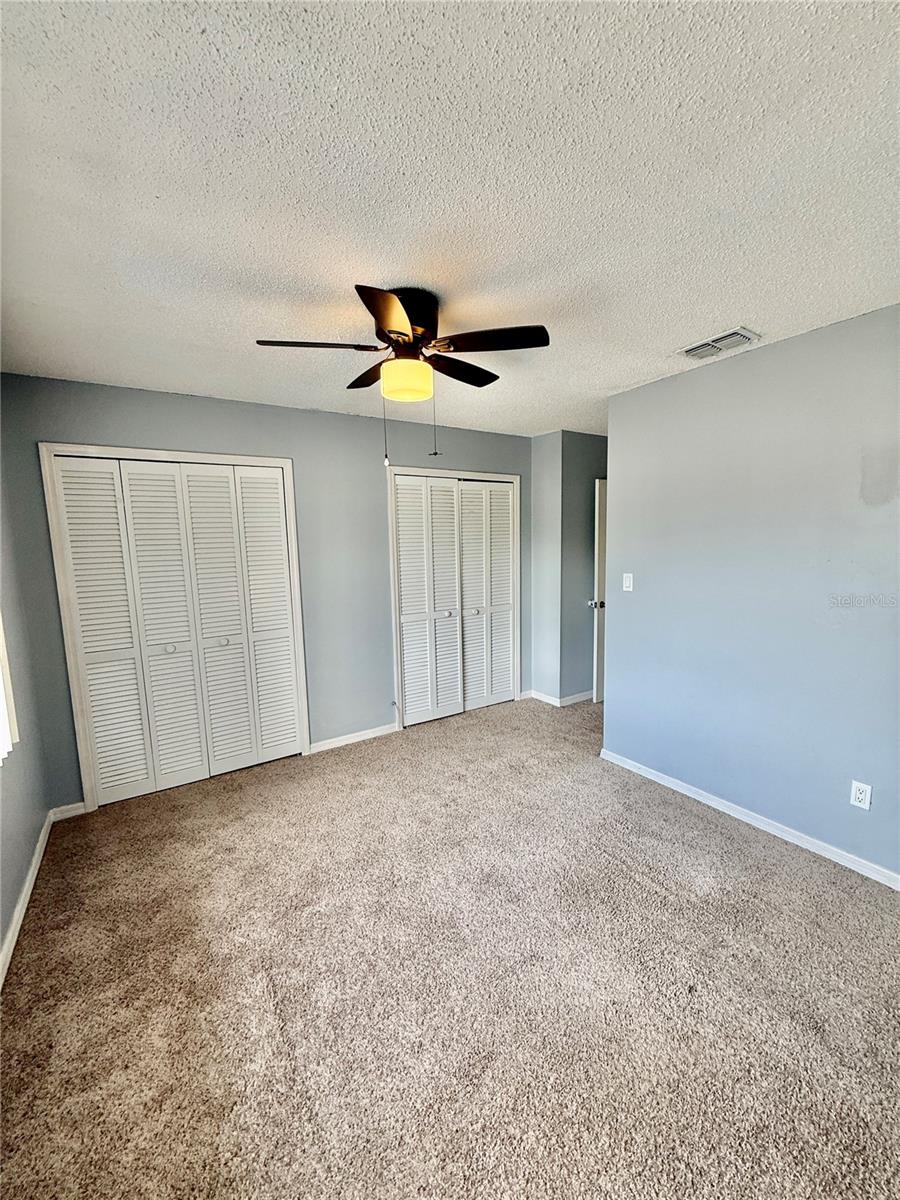 Image 13 of 15 For 5437 Vineland Road 3-h