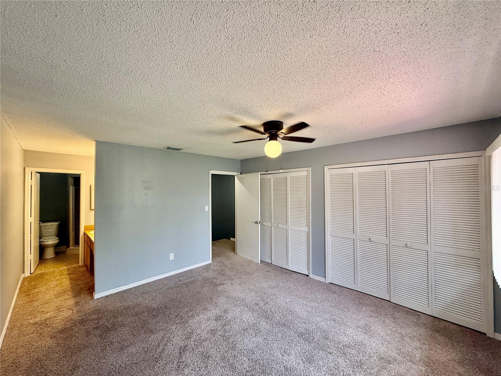 Image 7 of 15 For 5437 Vineland Road 3-h