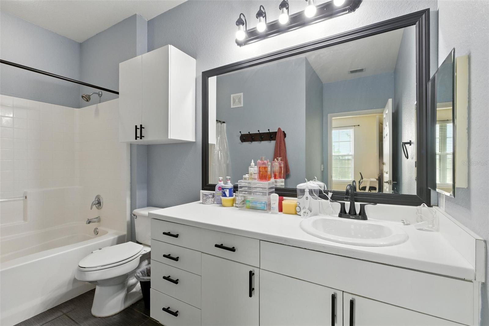 Image 16 of 39 For 860 Orange Avenue 177