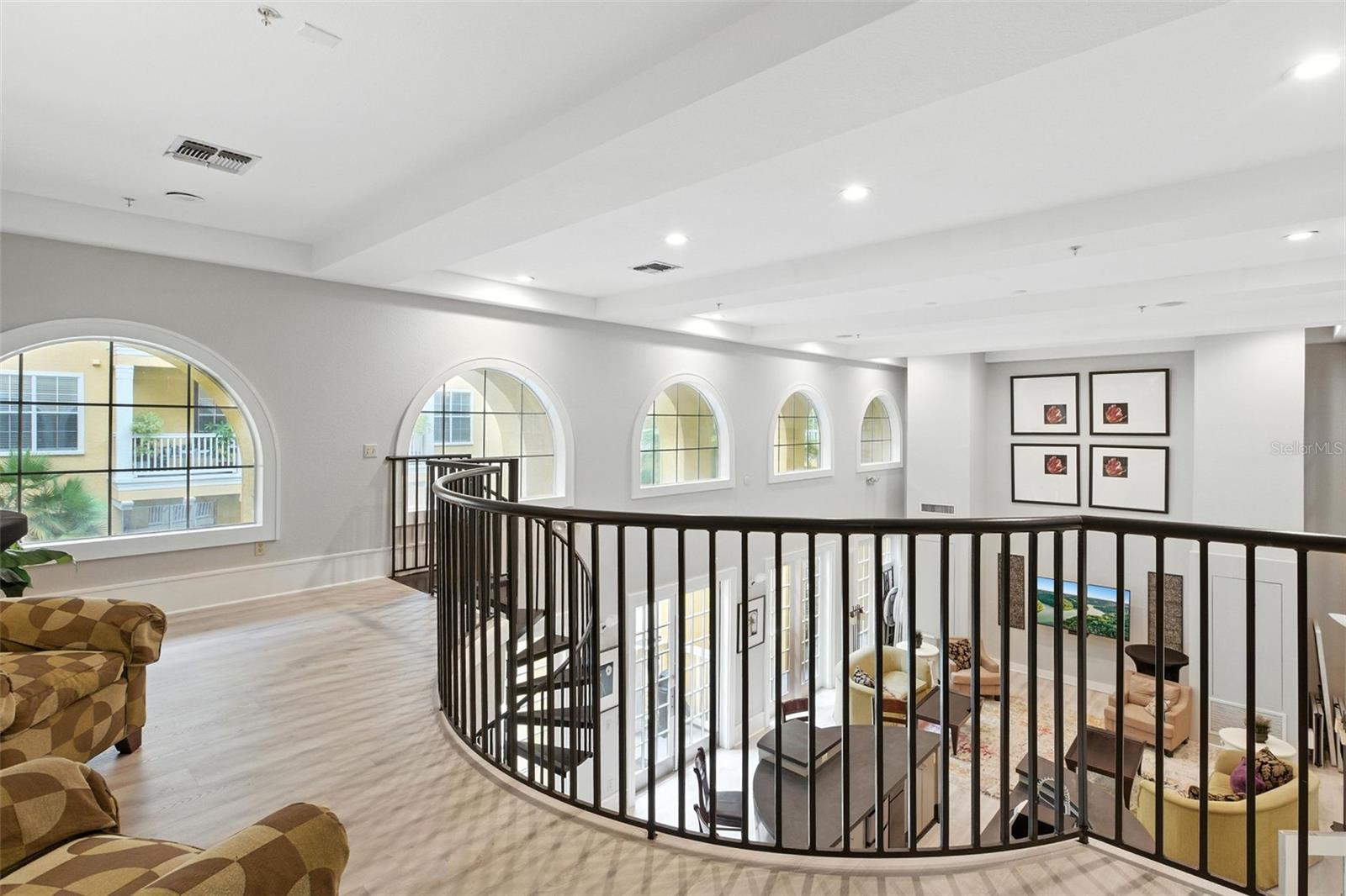 Image 24 of 39 For 860 Orange Avenue 177