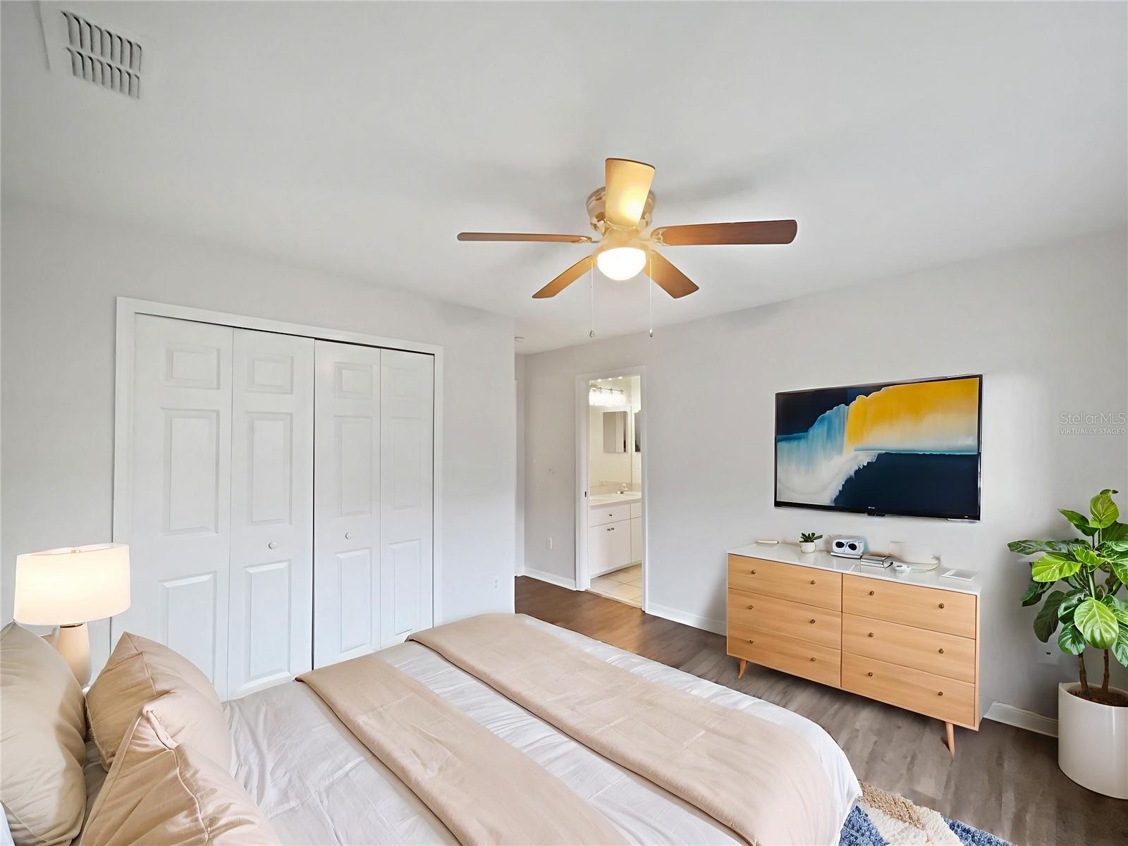 Image 4 of 28 For 4615 River Overlook Drive