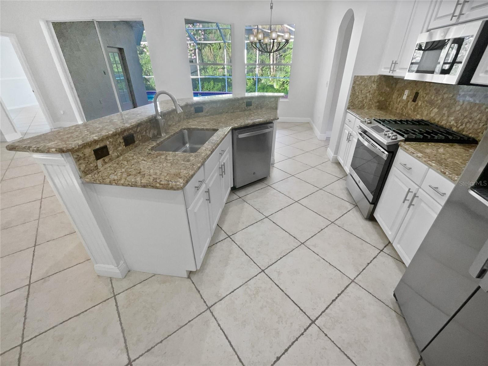 Image 6 of 28 For 4615 River Overlook Drive