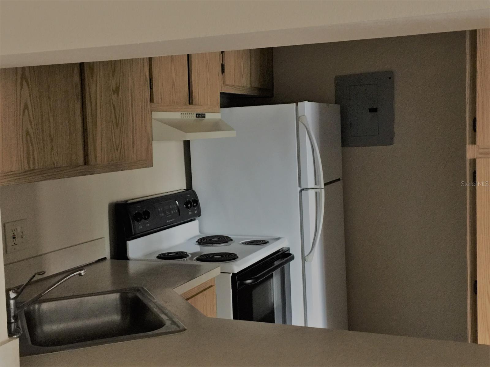 Image 3 of 13 For 1627 Pine Ridge Circle 1627