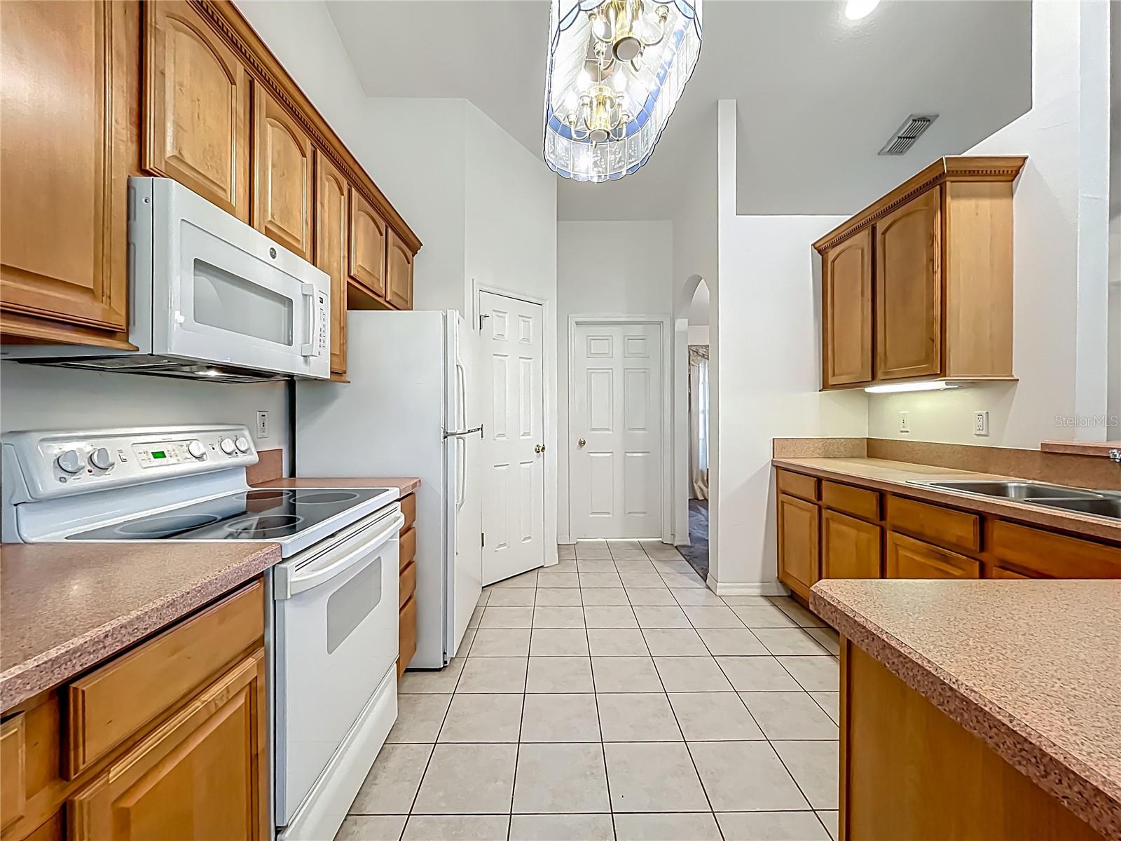Image 18 of 50 For 16634 Pine Timber Avenue