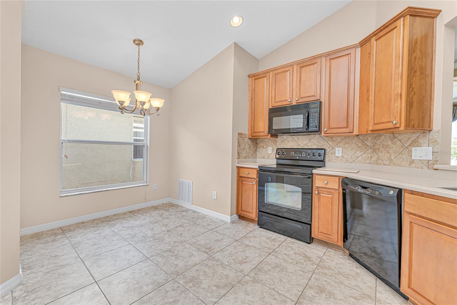 Image 6 of 20 For 14921 Braywood Trail