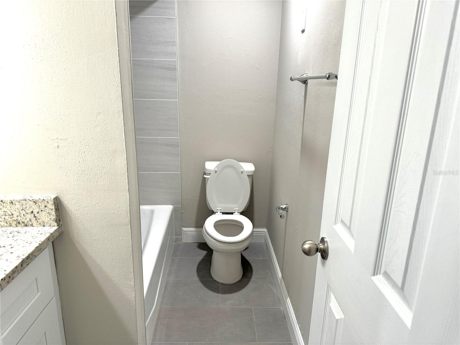 Image 23 of 39 For 6054 Amberly Court T21