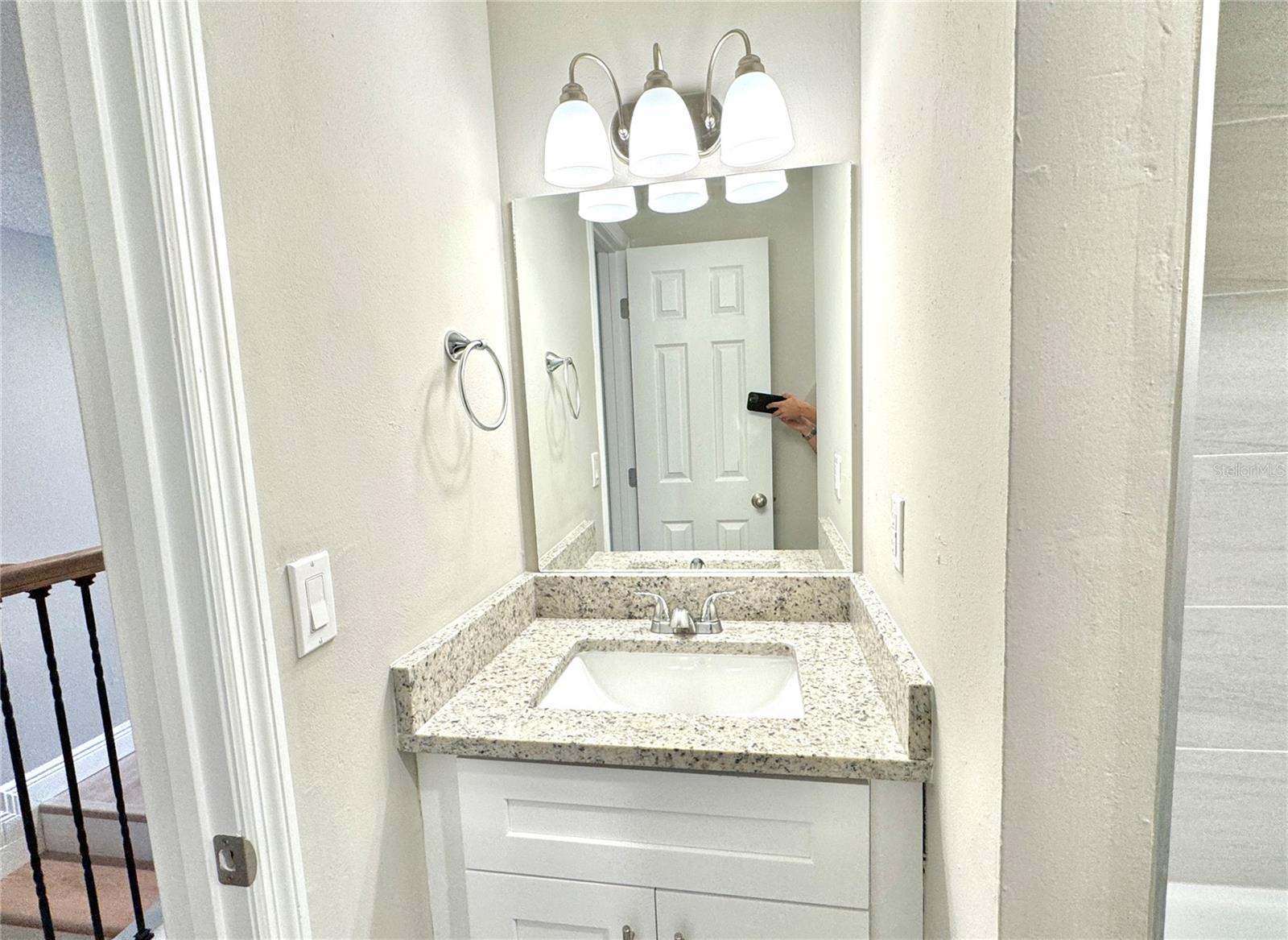 Image 25 of 39 For 6054 Amberly Court T21