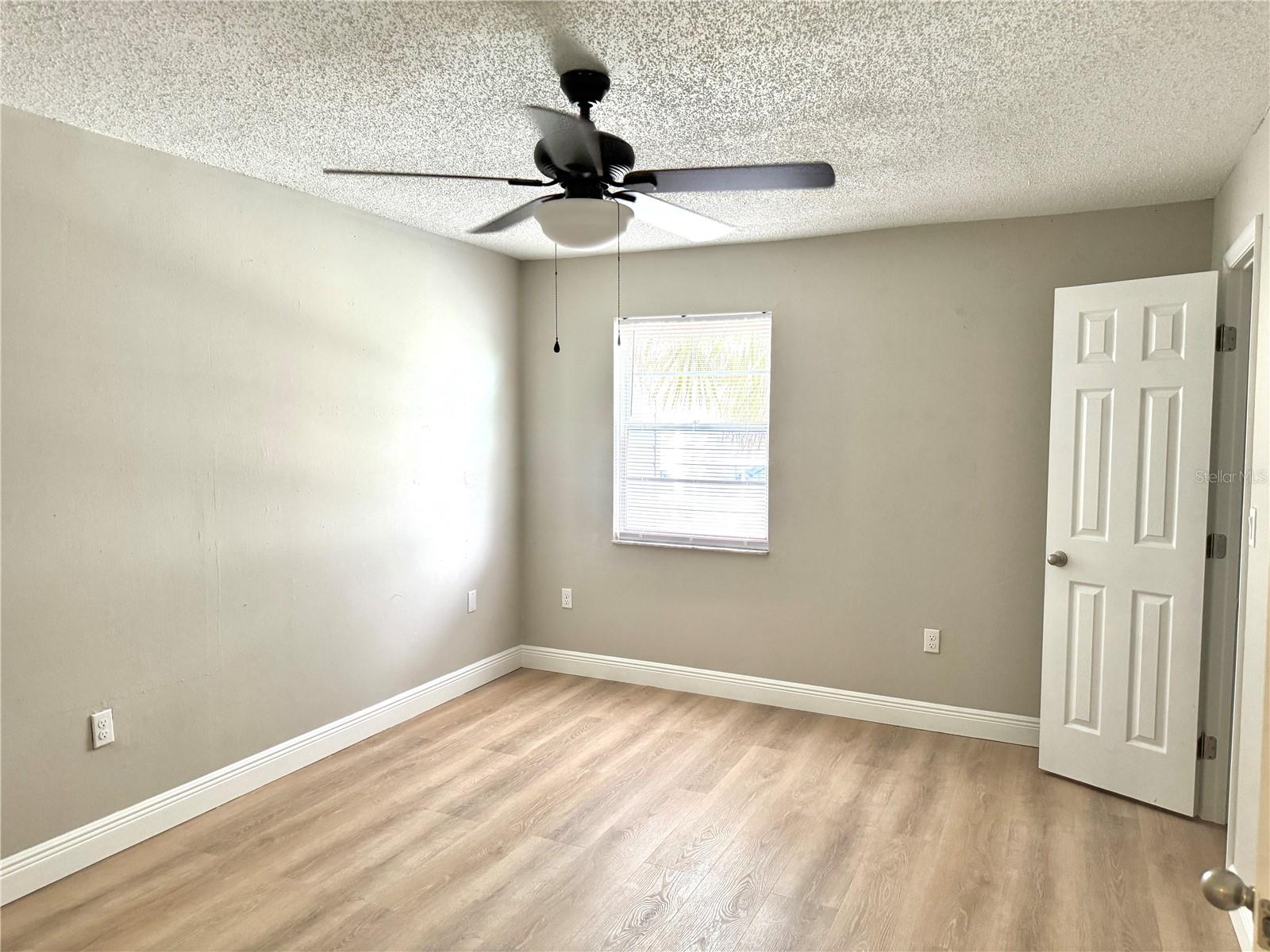 Image 26 of 39 For 6054 Amberly Court T21