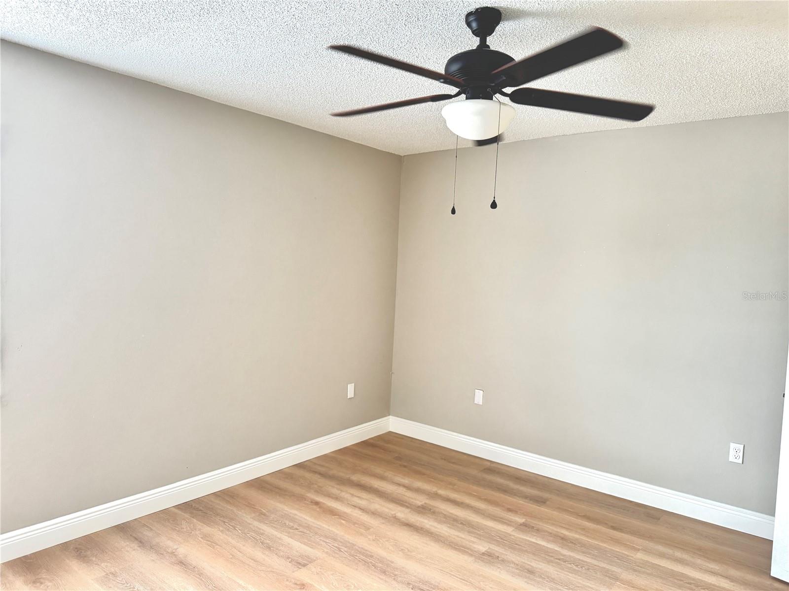 Image 32 of 39 For 6054 Amberly Court T21