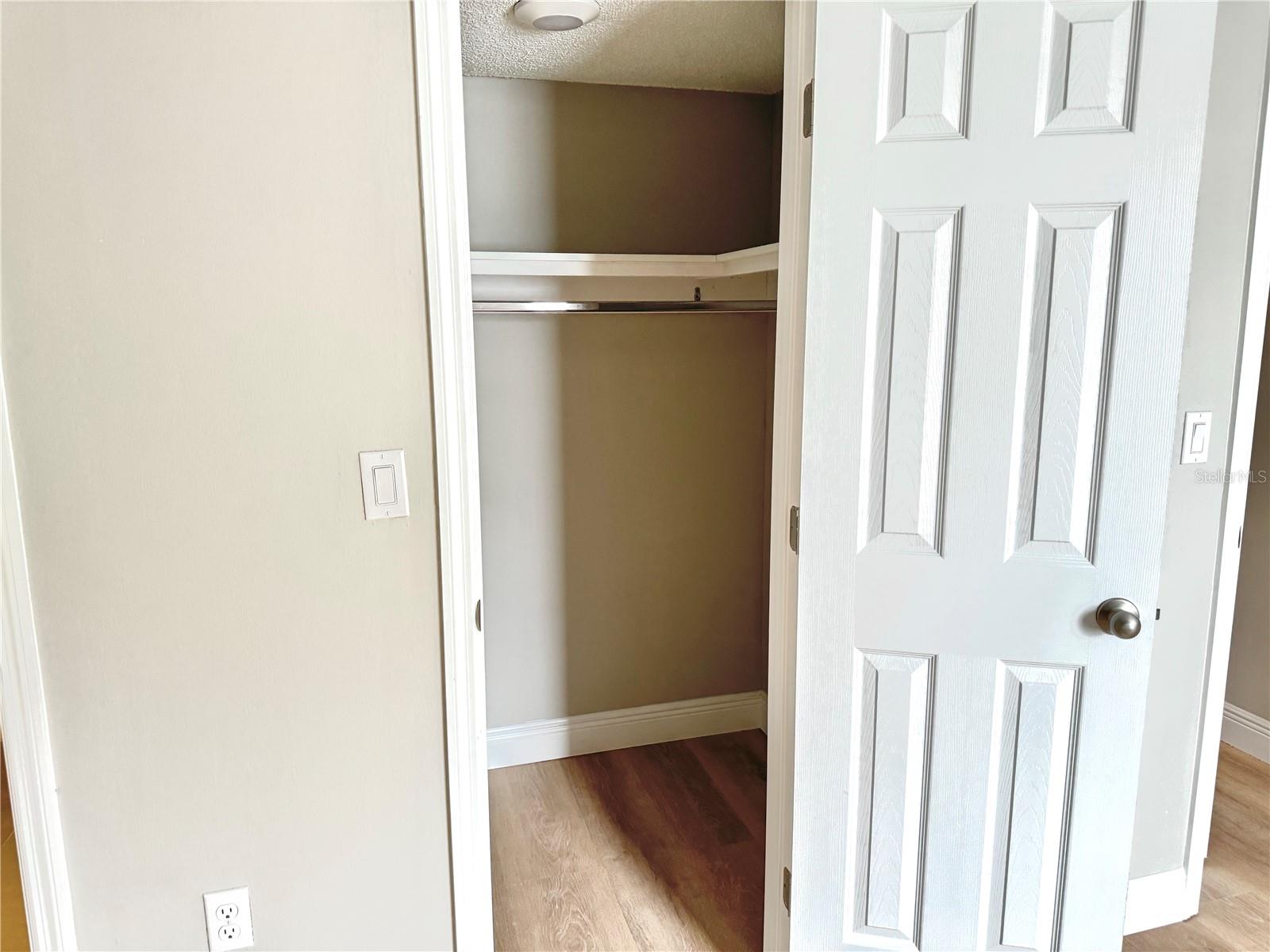 Image 33 of 39 For 6054 Amberly Court T21