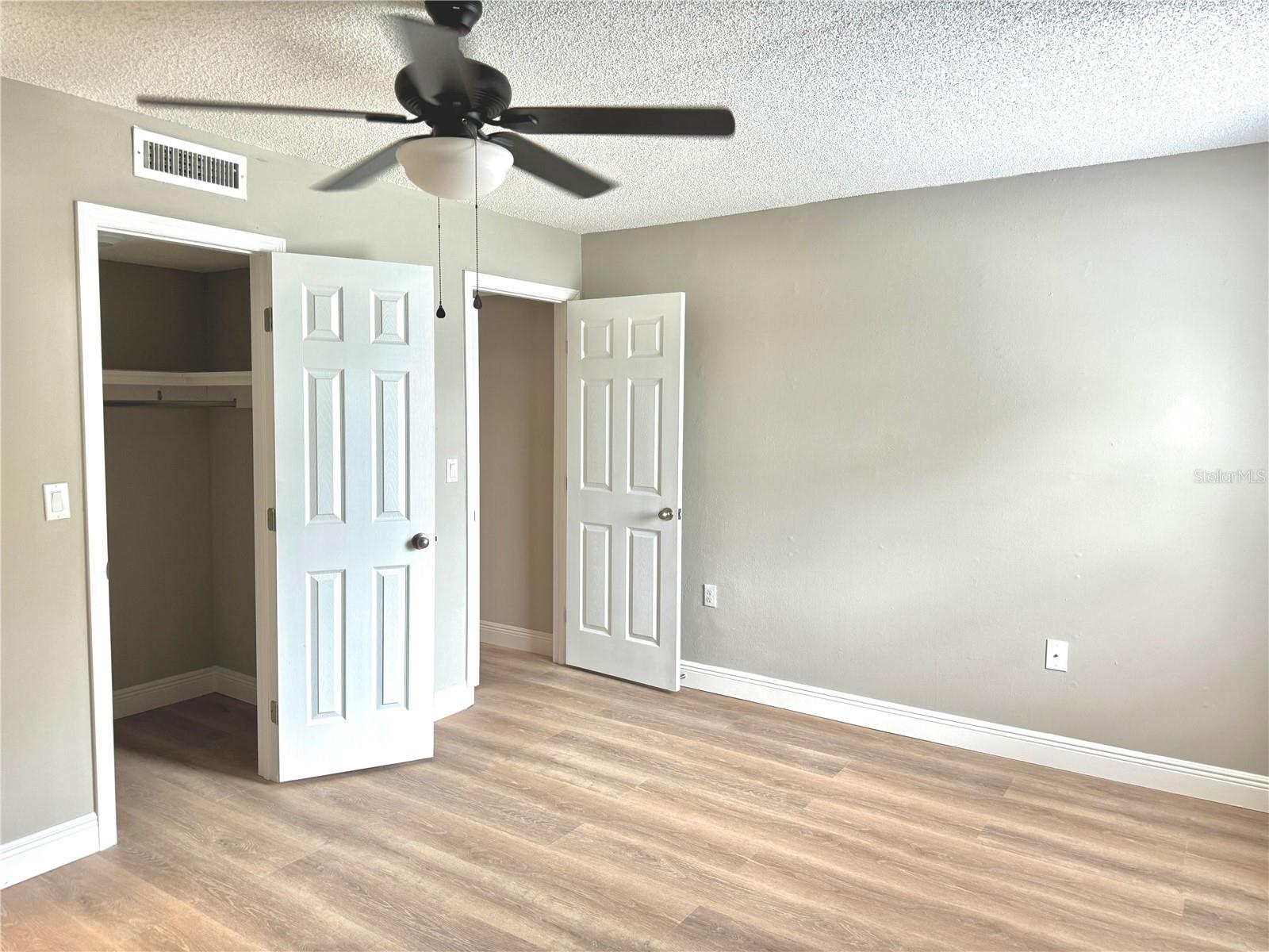 Image 34 of 39 For 6054 Amberly Court T21