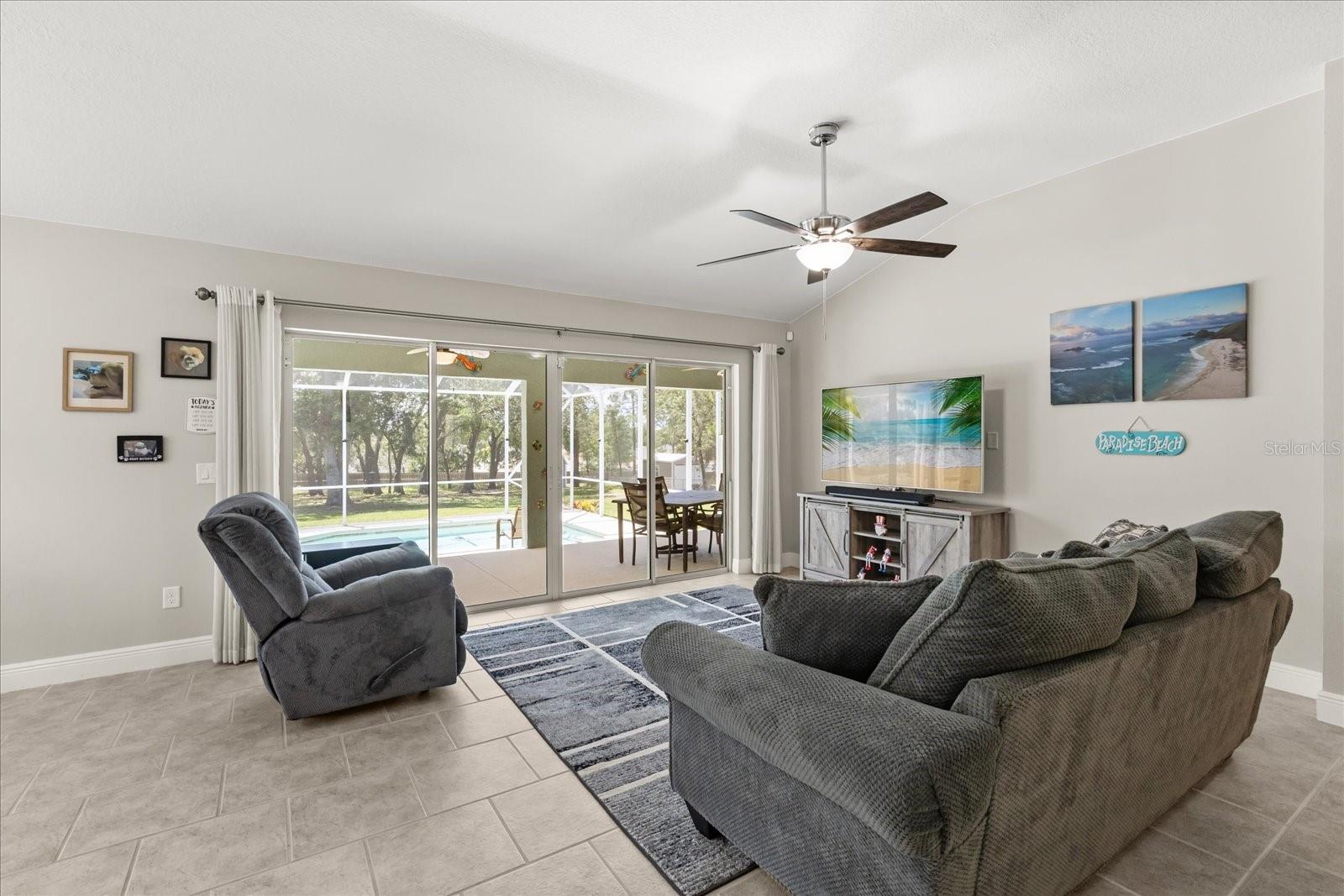 Image 7 of 47 For 12380 97th Avenue