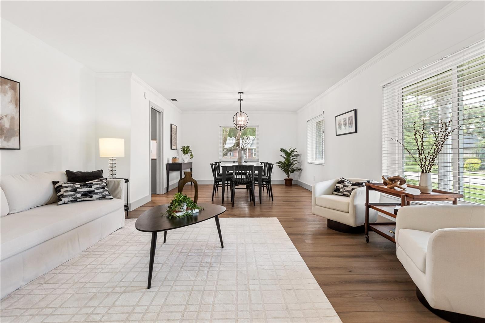 Image 11 of 47 For 125 White Oak Circle