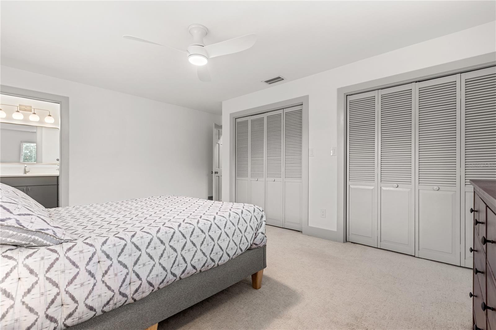 Image 22 of 47 For 125 White Oak Circle