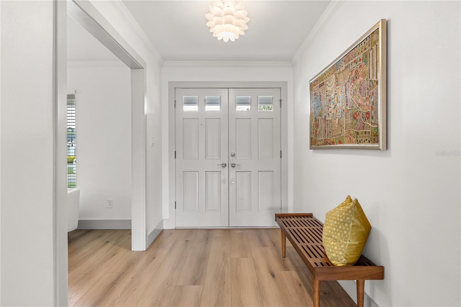 Image 3 of 47 For 125 White Oak Circle