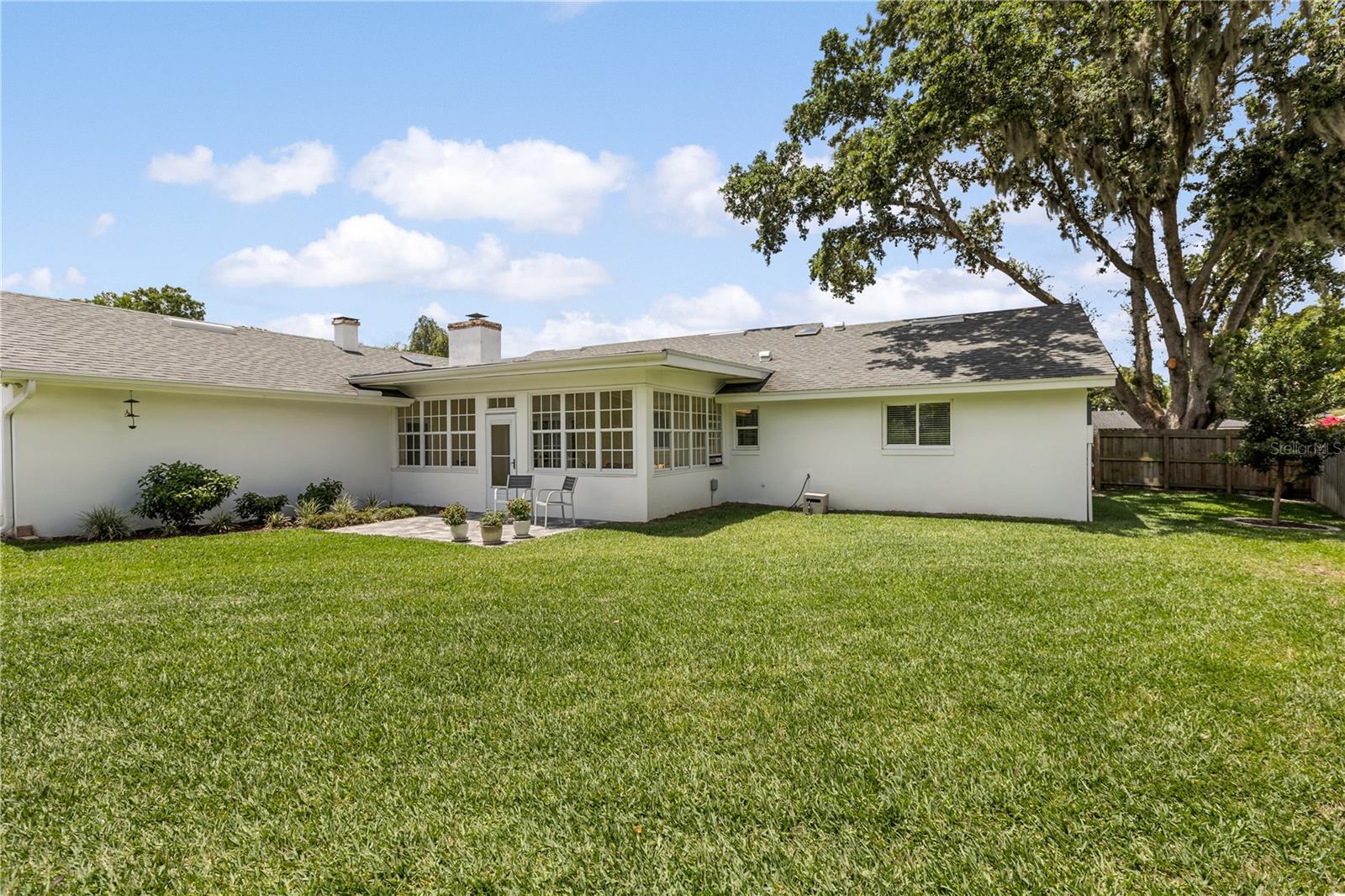 Image 36 of 47 For 125 White Oak Circle