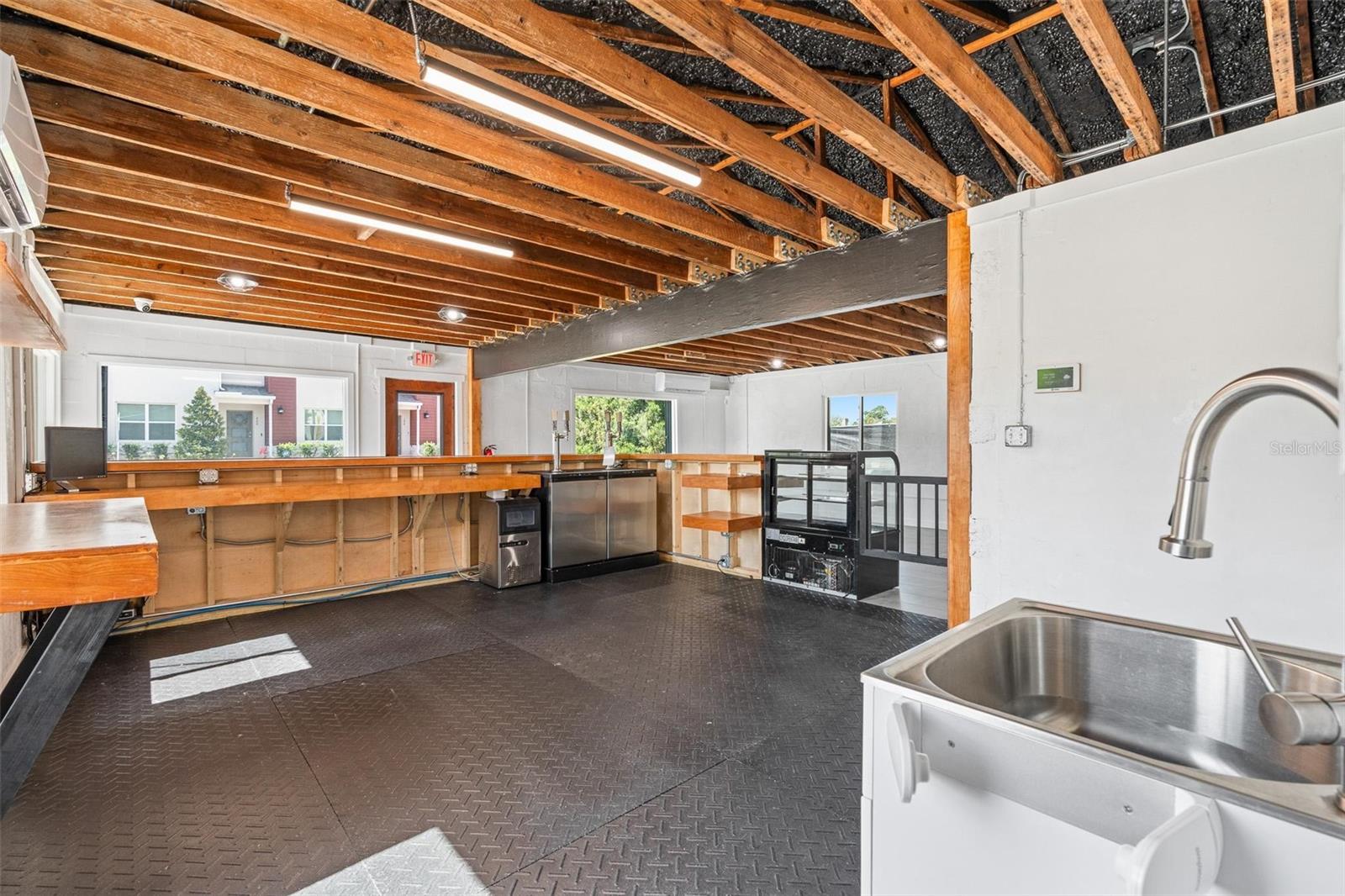 Image 10 of 43 For 209 E Palmetto Ave