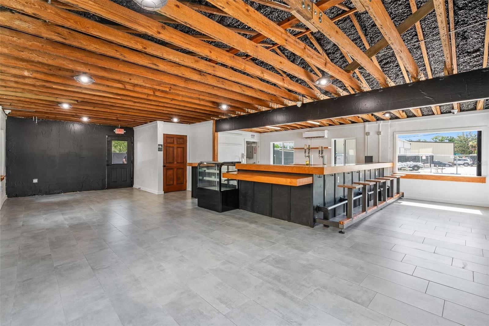 Image 15 of 43 For 209 E Palmetto Ave