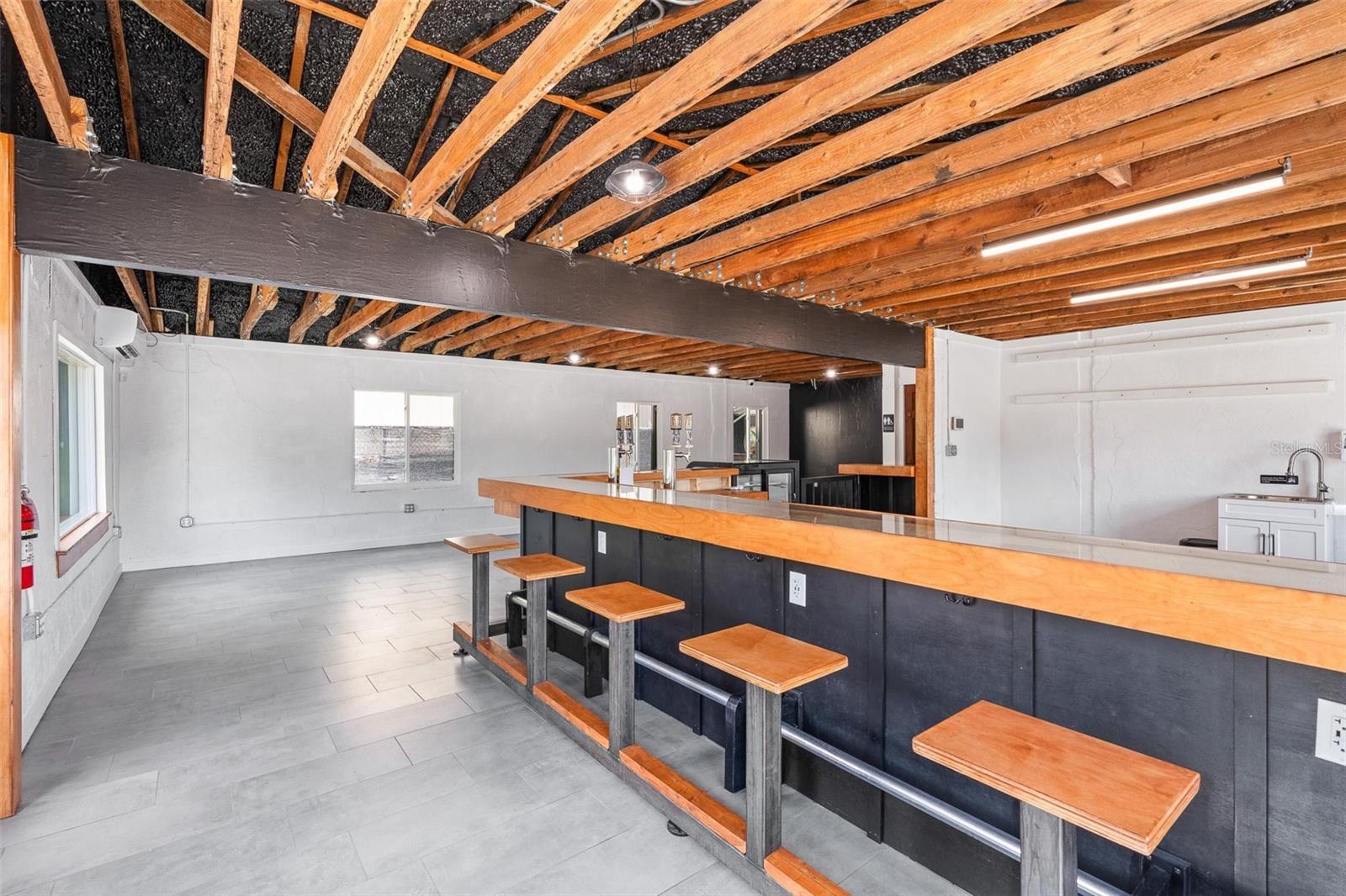 Image 19 of 43 For 209 E Palmetto Ave