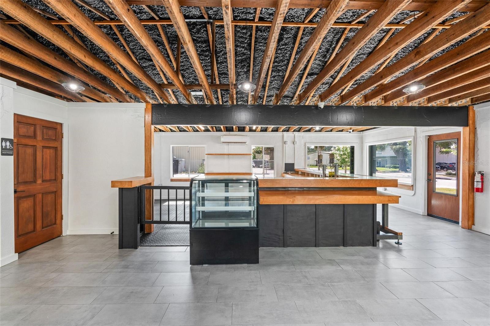 Image 20 of 43 For 209 E Palmetto Ave