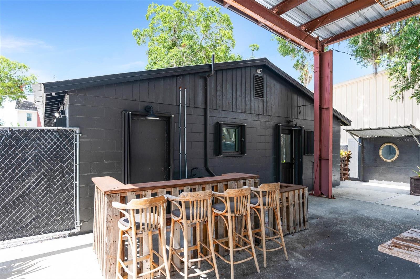 Image 27 of 43 For 209 E Palmetto Ave