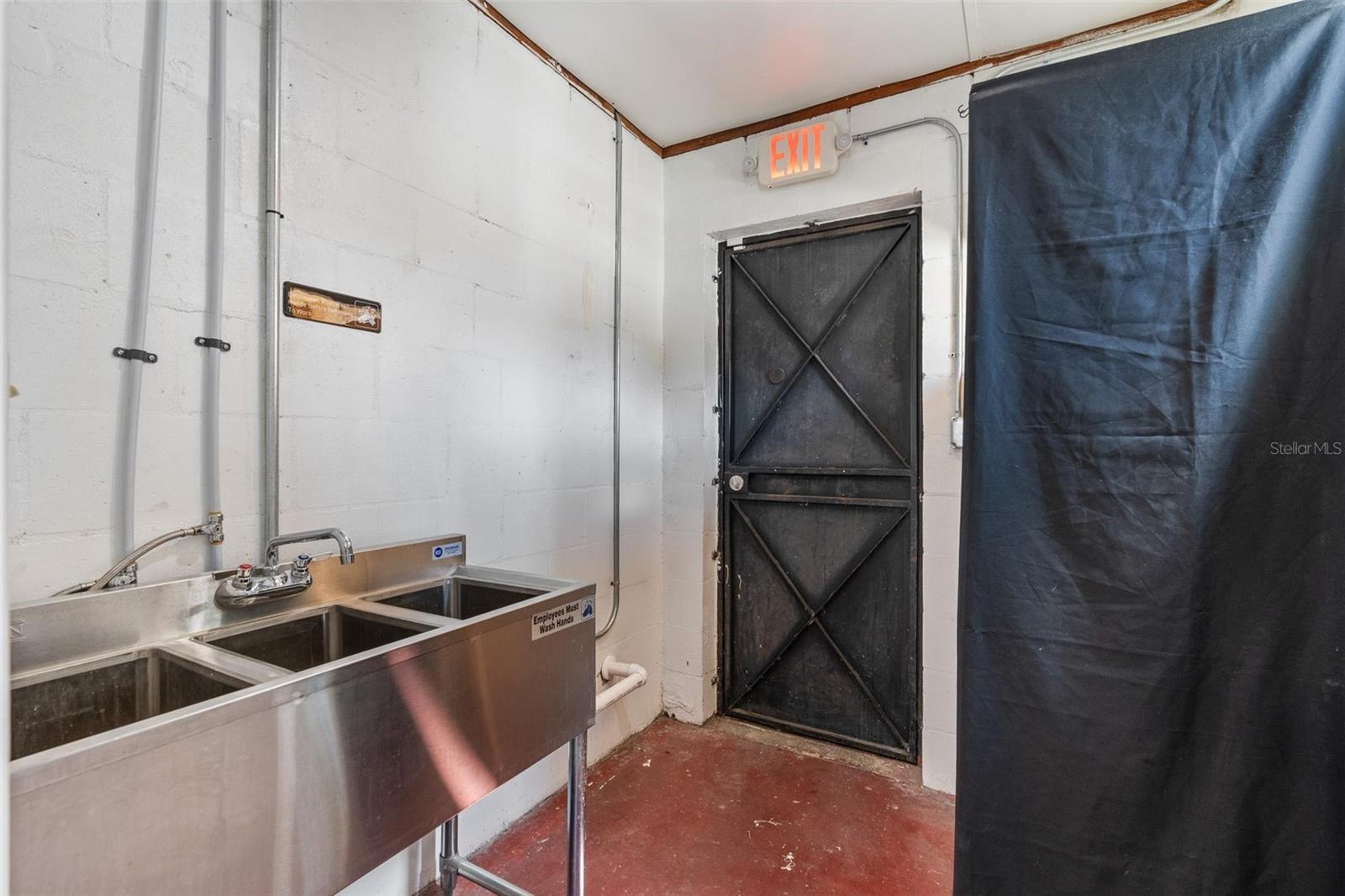 Image 9 of 43 For 209 E Palmetto Ave