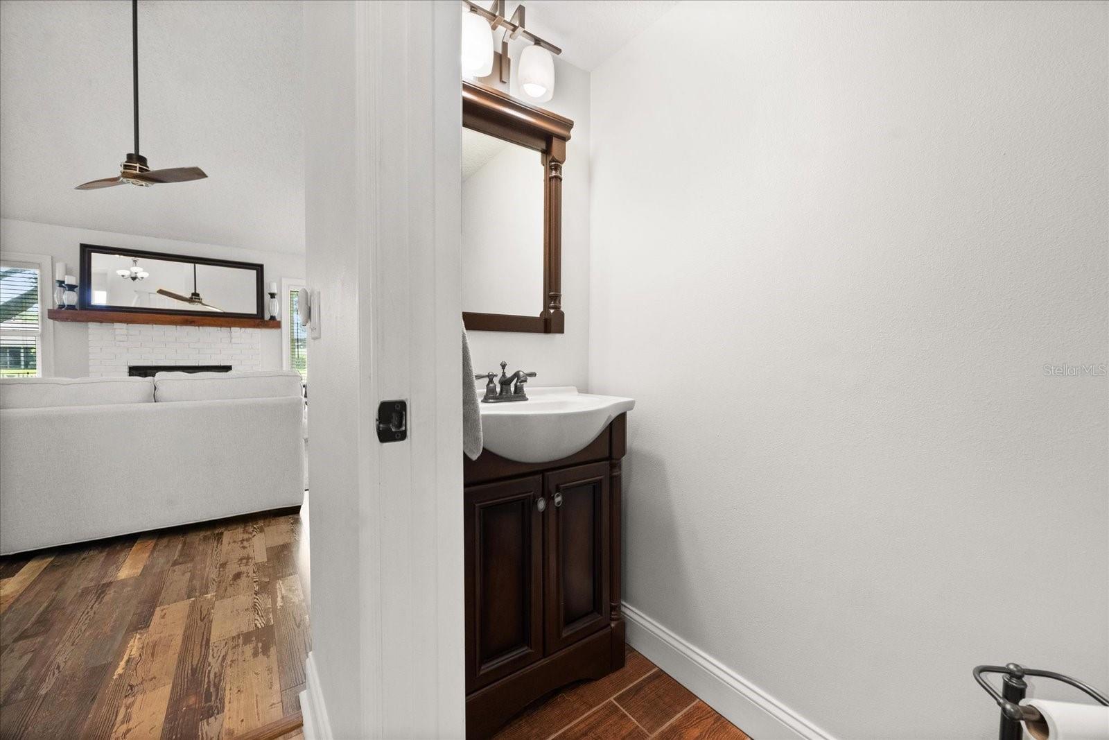 Image 18 of 36 For 1819 Shadyhill Terrace