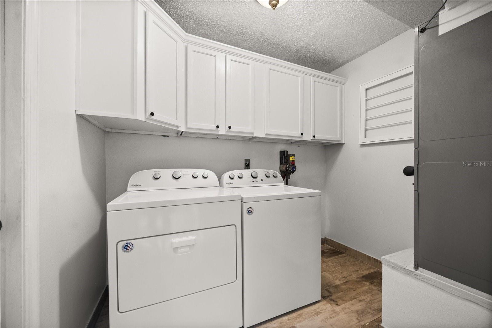 Image 29 of 36 For 1819 Shadyhill Terrace