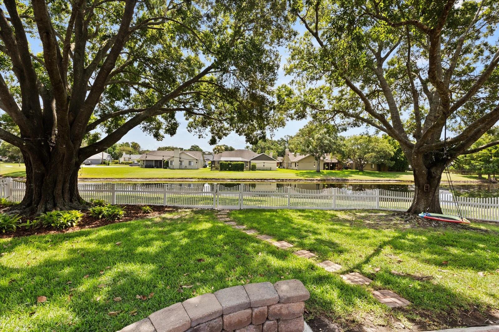 Image 3 of 36 For 1819 Shadyhill Terrace