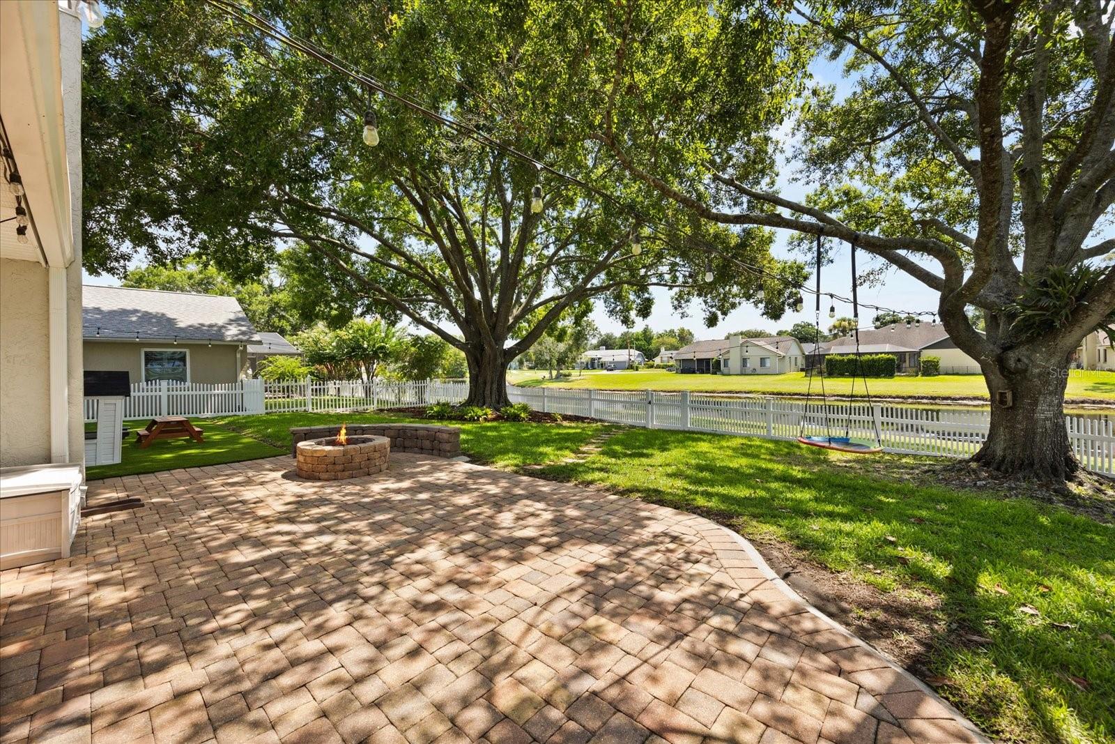 Image 4 of 36 For 1819 Shadyhill Terrace