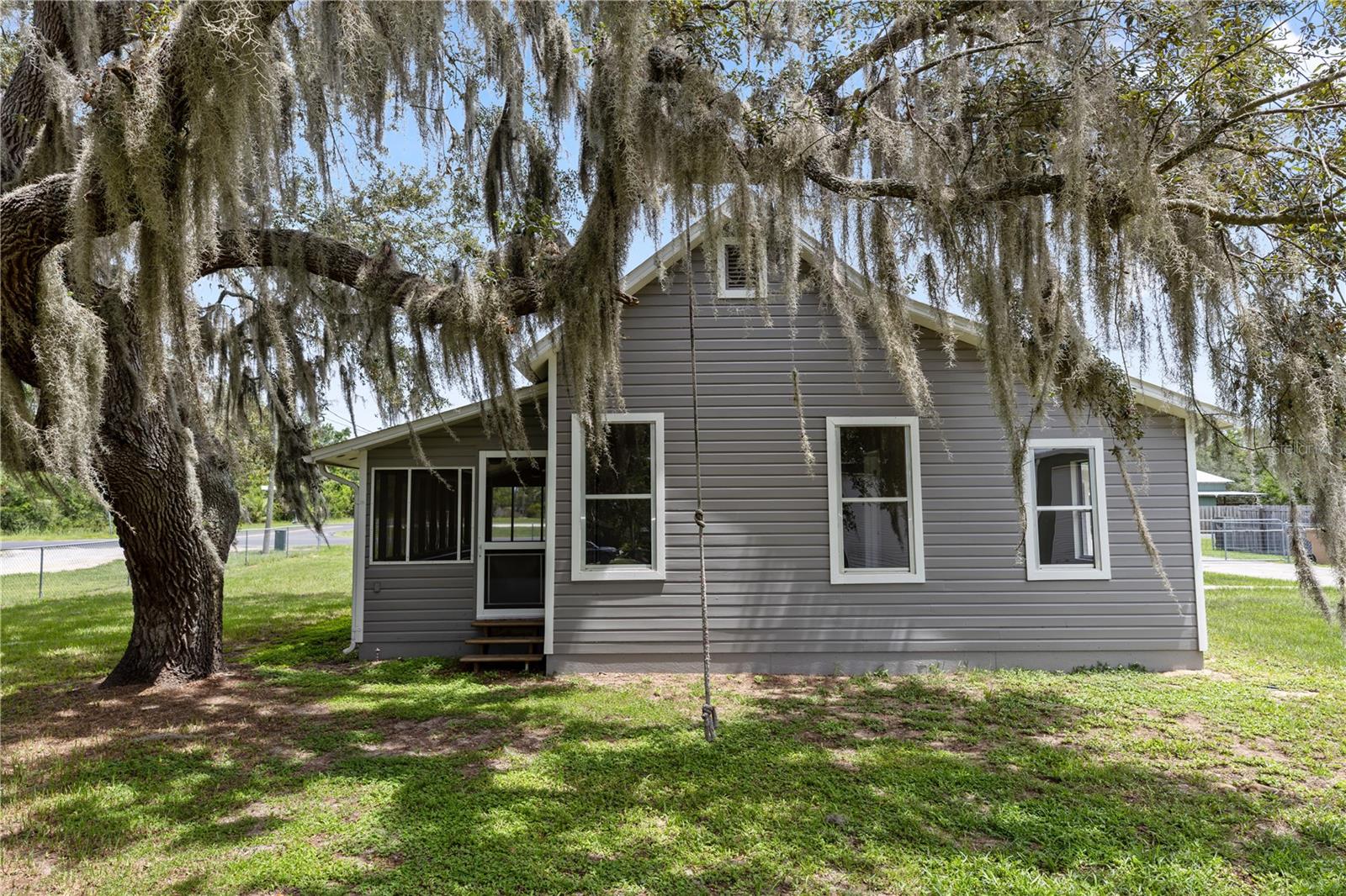 Details for 19402 5th Street, UMATILLA, FL 32784
