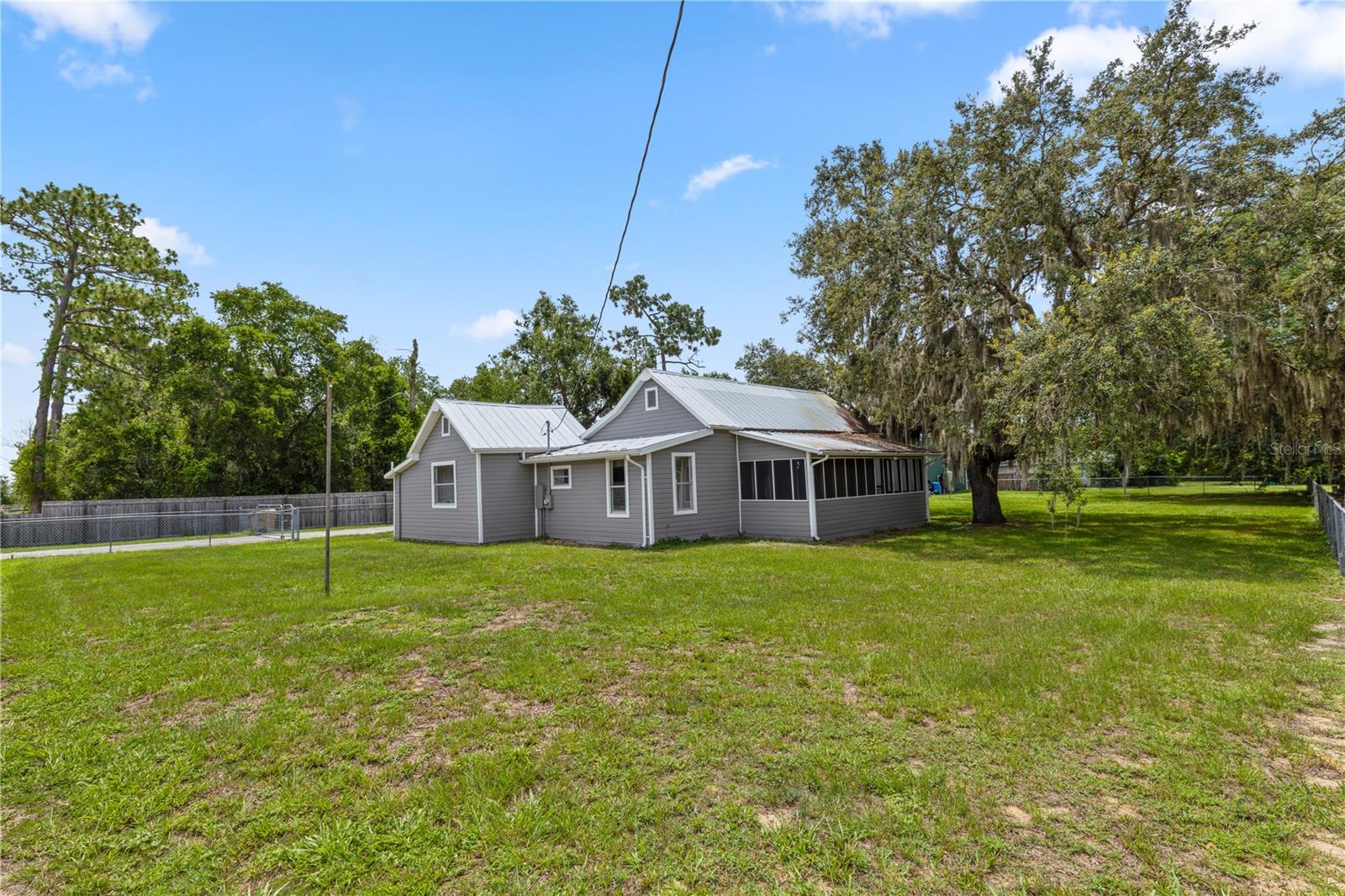 Image 25 of 28 For 19402 5th Street