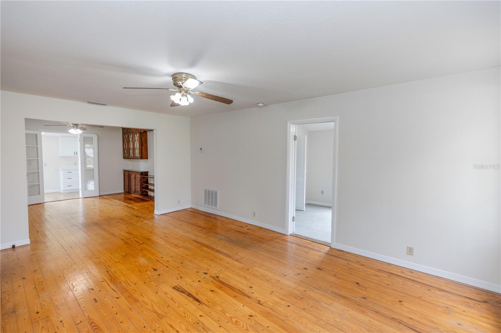 Image 7 of 28 For 19402 5th Street
