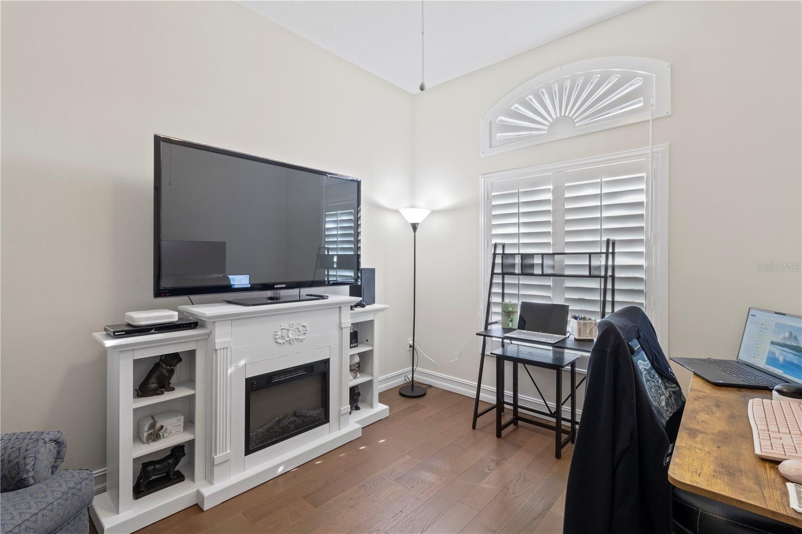 Image 5 of 36 For 11208 Ledgement Lane