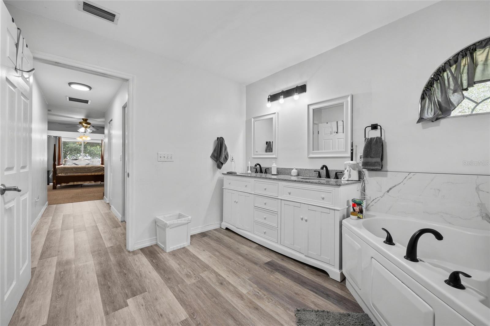 Image 16 of 32 For 12404 31st Avenue