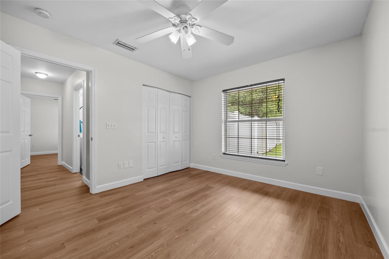 Image 21 of 32 For 12404 31st Avenue
