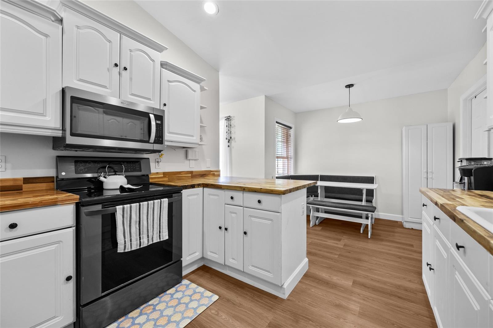Image 4 of 32 For 12404 31st Avenue