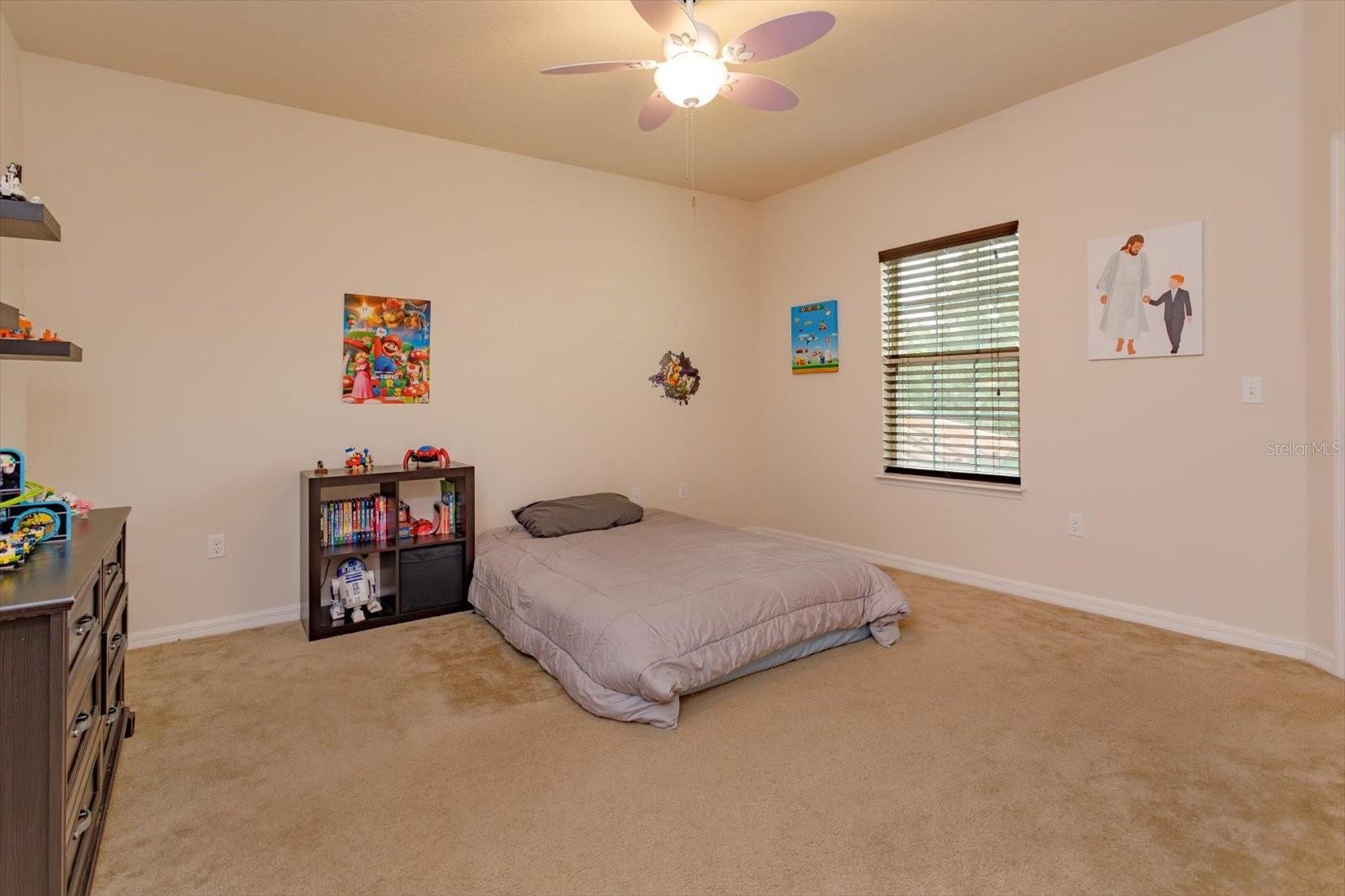 Image 33 of 41 For 1521 Lake Parkway Drive