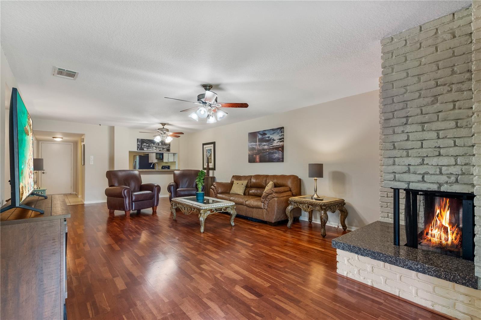 Image 14 of 34 For 1055 Kensignton Park Drive 317